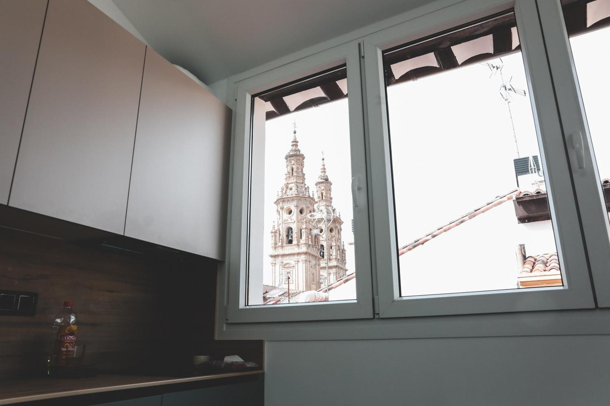 Casa San Juan - Habitaciones Privadas โลโกรโญ ภายนอก รูปภาพ