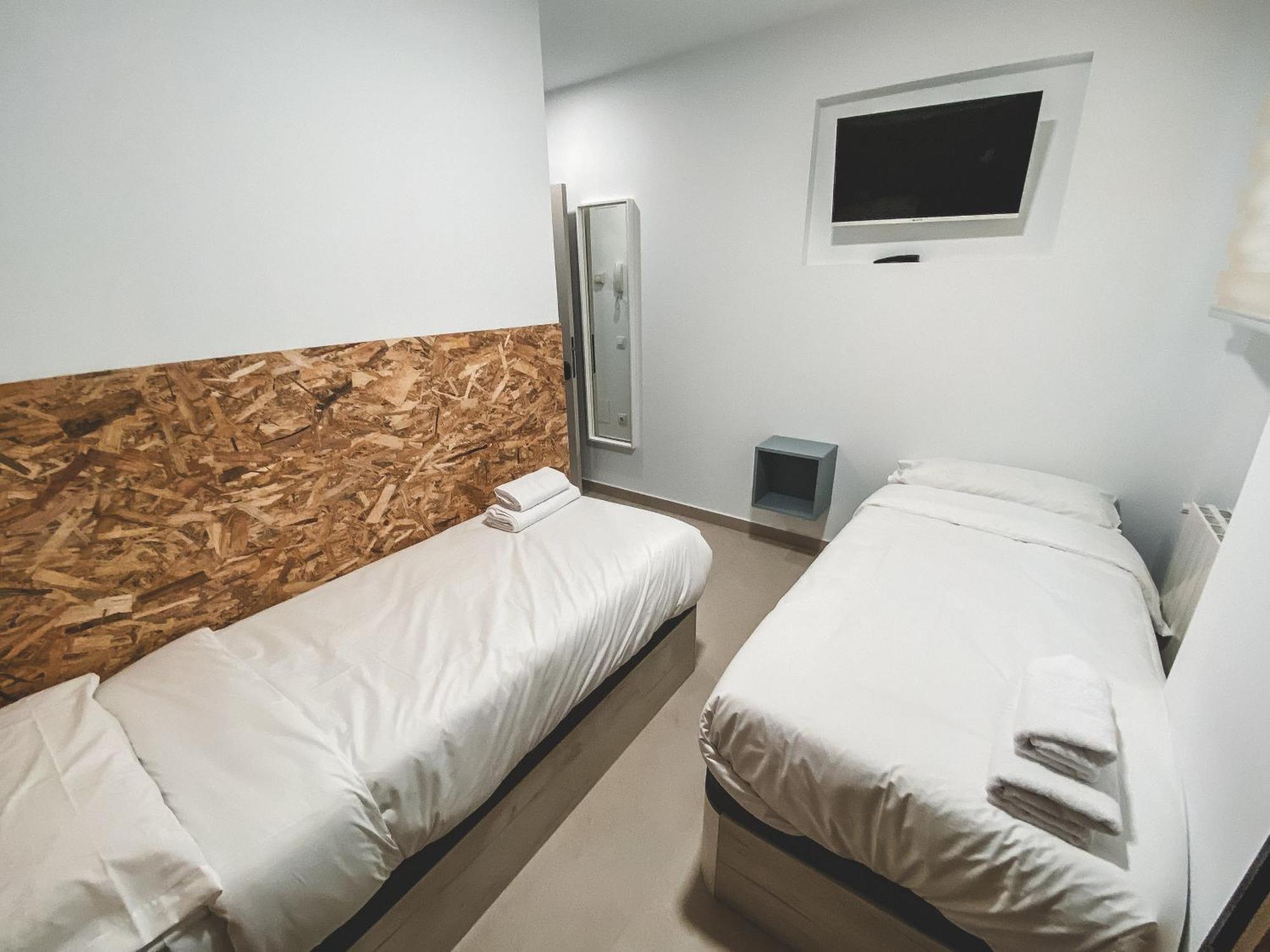 Casa San Juan - Habitaciones Privadas โลโกรโญ ภายนอก รูปภาพ