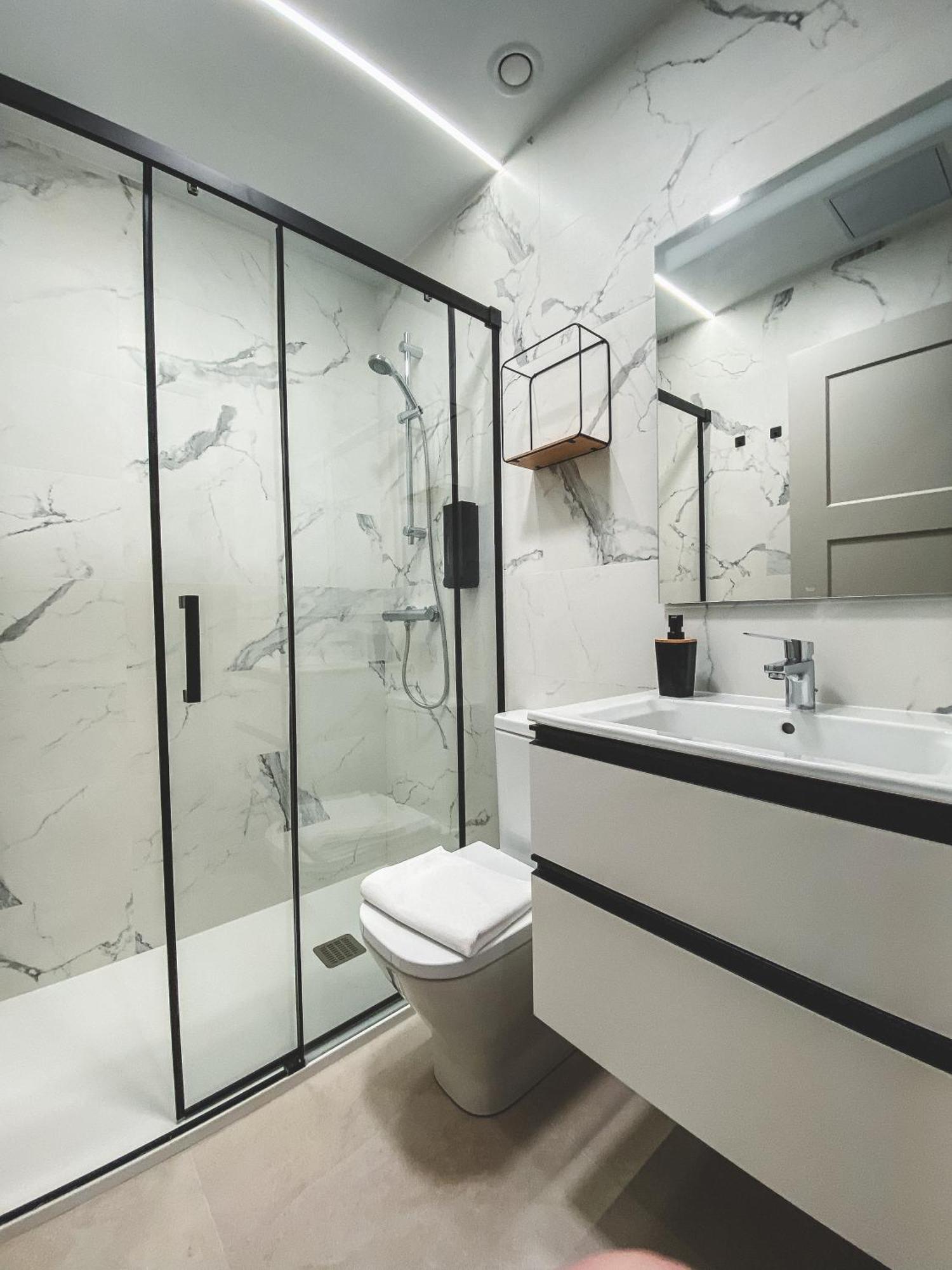 Casa San Juan - Habitaciones Privadas โลโกรโญ ภายนอก รูปภาพ