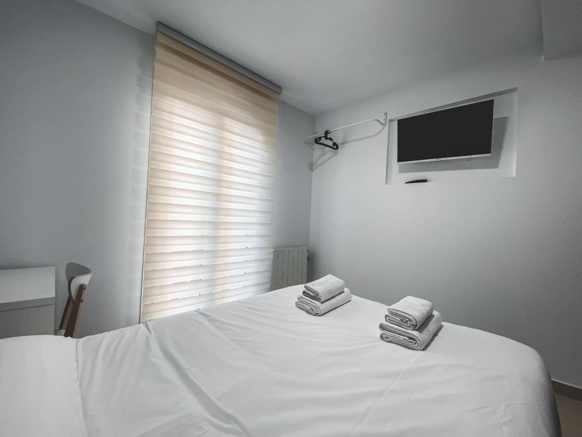 Casa San Juan - Habitaciones Privadas โลโกรโญ ภายนอก รูปภาพ