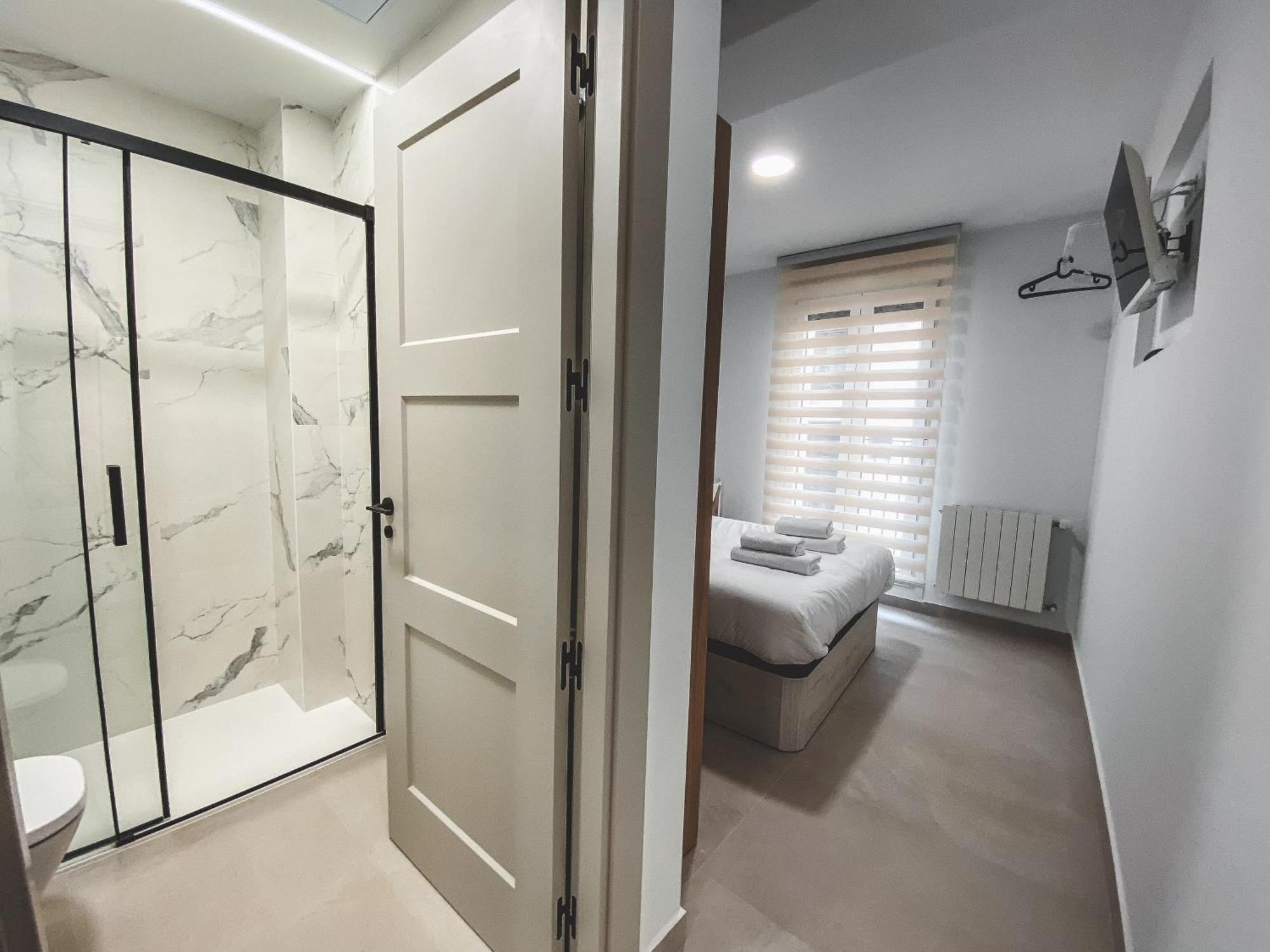 Casa San Juan - Habitaciones Privadas โลโกรโญ ภายนอก รูปภาพ